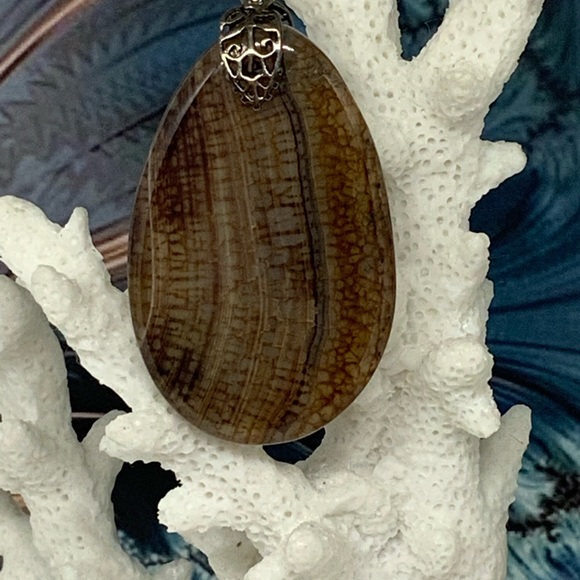 🎁 Gifted🎁 Agate Gemstone Necklace on Waxed Cord - Picture 4 of 10